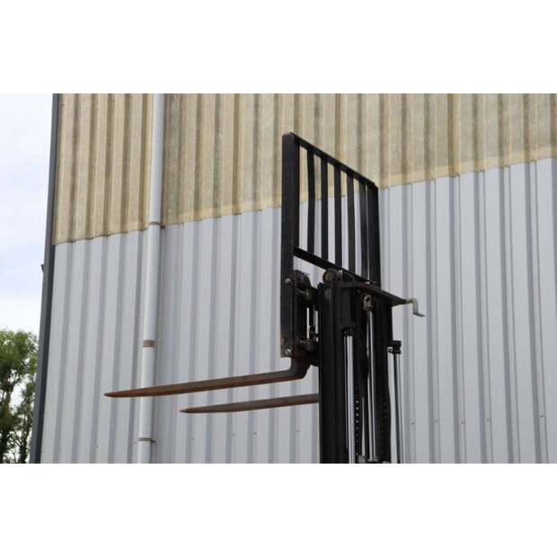 2016 Toyota 8FBEK18T-43206637