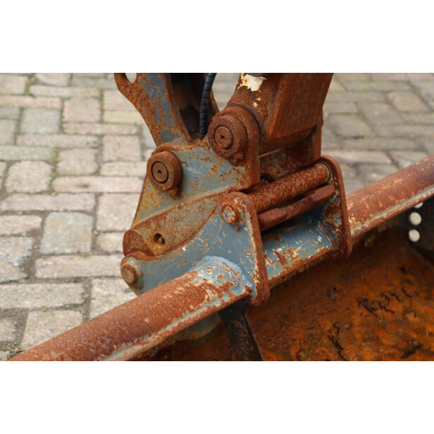 2011 Neuson 2404-43206799