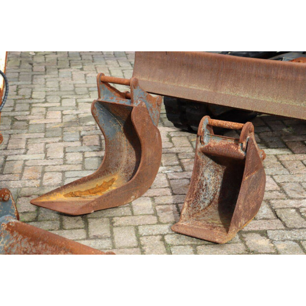 2011 Neuson 2404-43206806