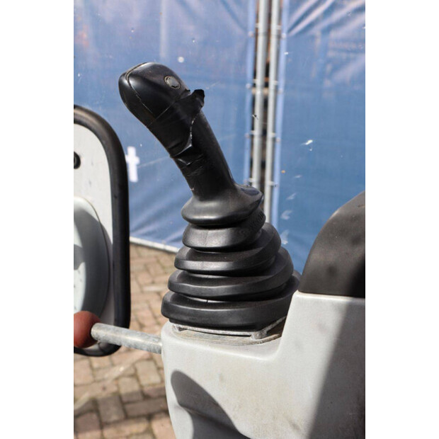 2011 Neuson 2404-43206828