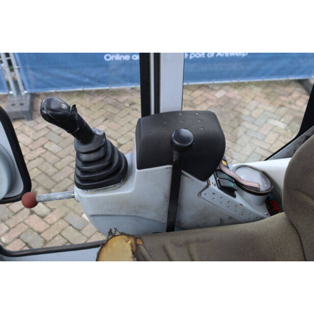 2011 Neuson 2404-43206830