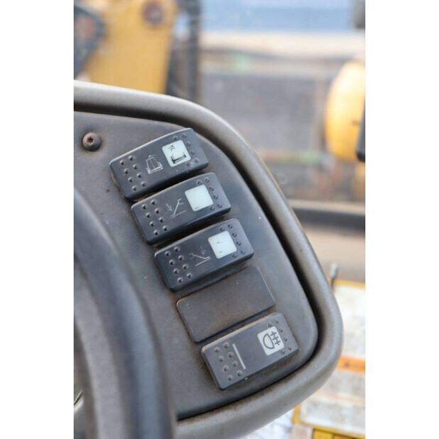 2005 كاتربيلر TH580B-43207574