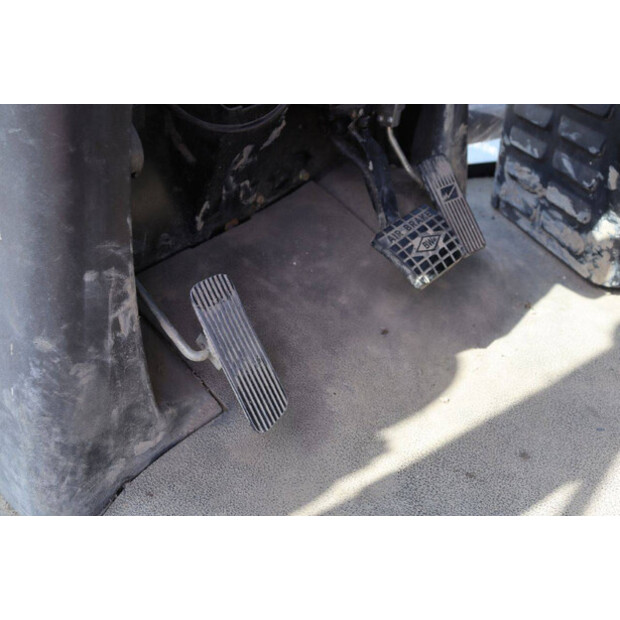 2005 CHALLENGER TG 2104 DU-43207682