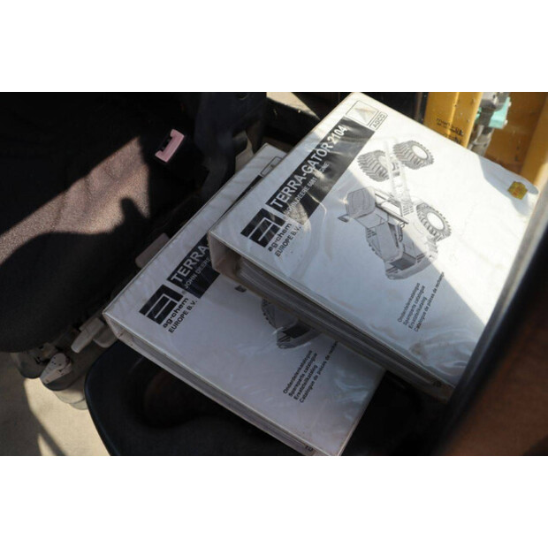 2005 CHALLENGER TG 2104 DU-43207687