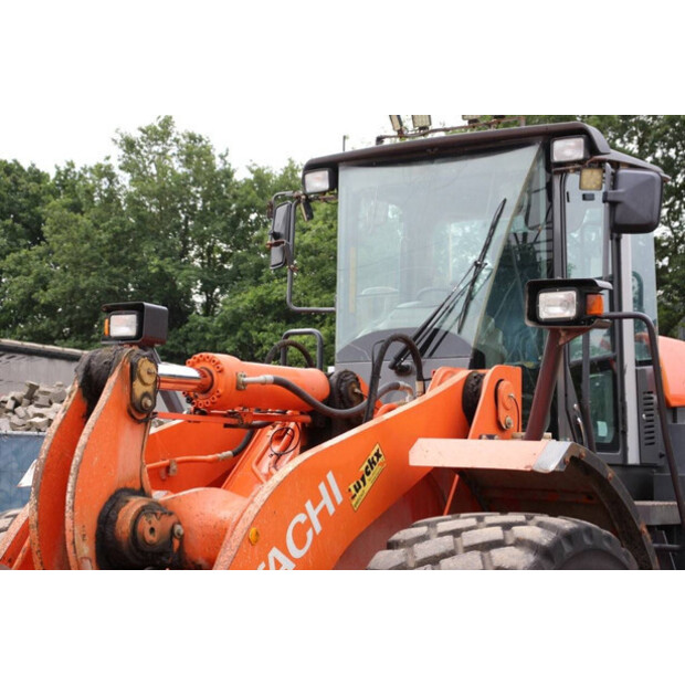 2011 Hitachi ZW250-43207713