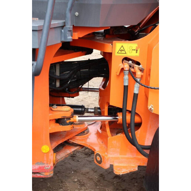 2011 Hitachi ZW250-43207721