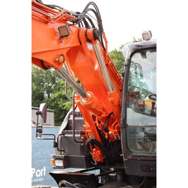 2016 هيتاشى ZX140W-5B-43207750