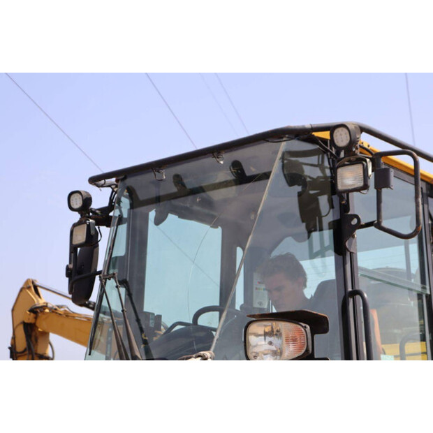 2021 Komatsu WA270-8E0-43207797