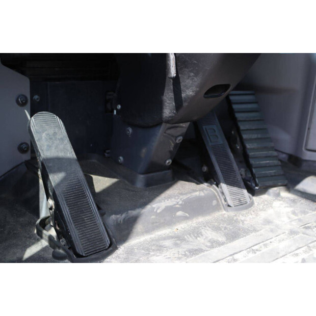 2021 Komatsu WA270-8E0-43207817