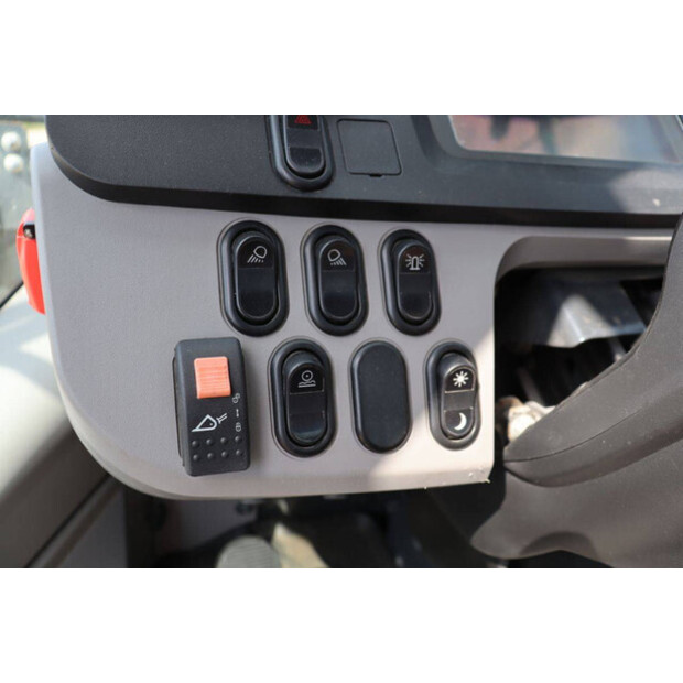 2021 Komatsu WA270-8E0-43207819