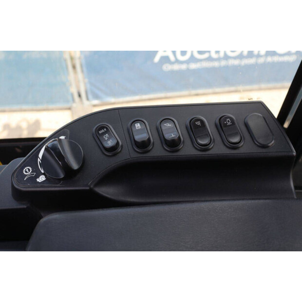 2021 Komatsu WA270-8E0-43207830