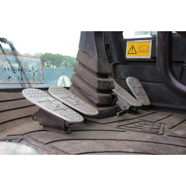 2017 JCB JS145WTT4I-43207870