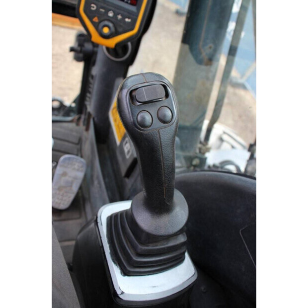 2017 JCB JS145WTT4I-43207874