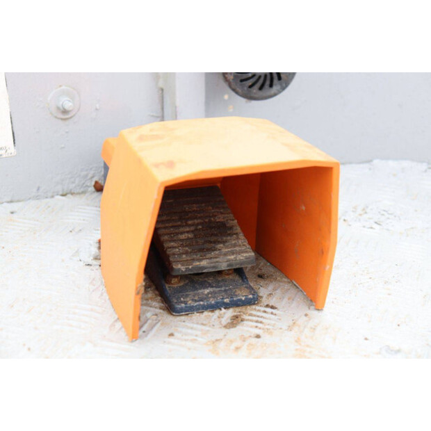 2011 NIFTY HR17N-43208115