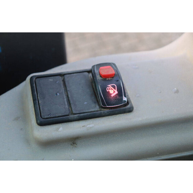 2018 فولفو ECR50D-43208184