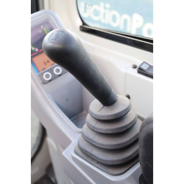 TAKEUCHI TB216-43208346