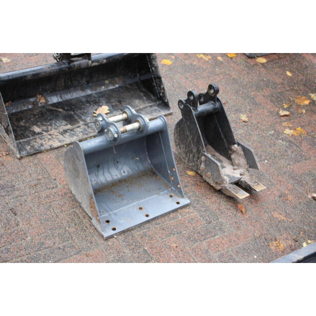 2024 BT ET12M-6-43208720