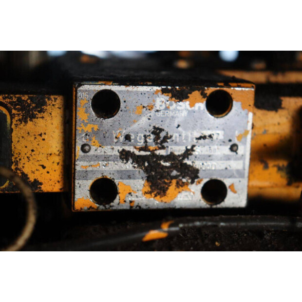 1989 Ahlmann AS7-43208824