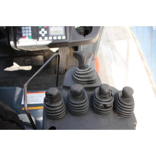 2016 Toyota 8FBEK18T-43209006