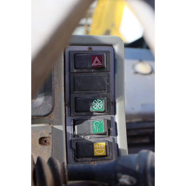 جيه سي بي 525-67-43209518