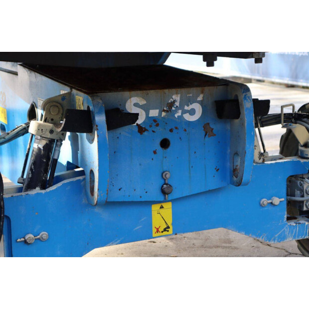 2003 Genie S-45-43209553