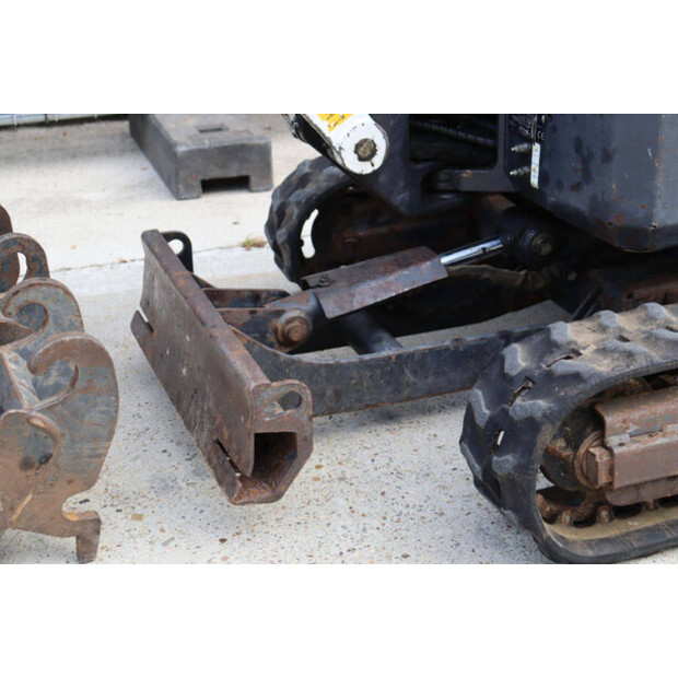 2011 BOBCAT E10-43209628