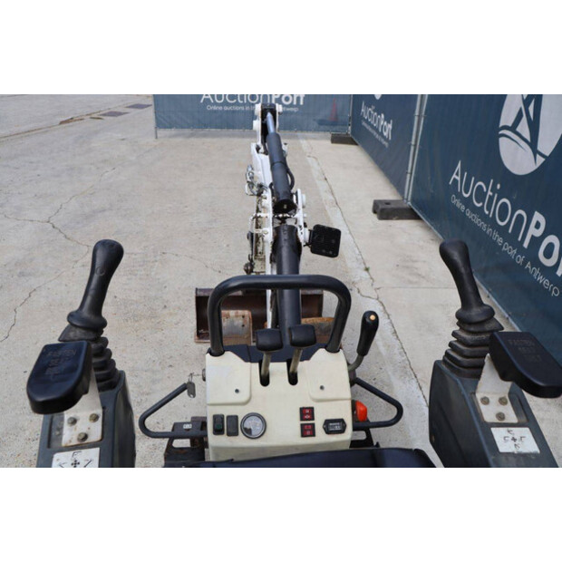 2011 BOBCAT E10-43209637