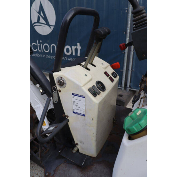 2011 BOBCAT E10-43209640