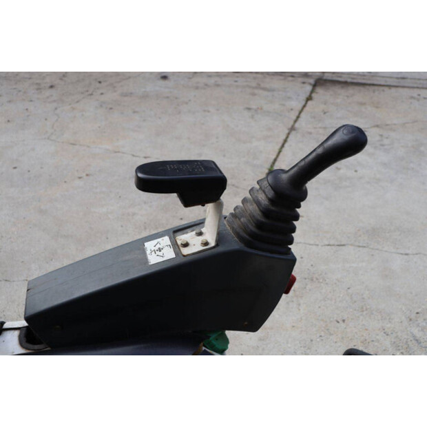 2011 BOBCAT E10-43209647