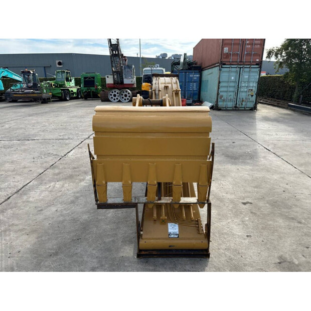 2025 Caterpillar 320D-43210257