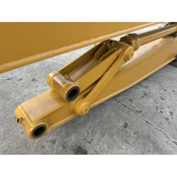 2025 Caterpillar 320D-43210261