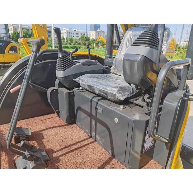 2024 Komatsu PC35-43223153