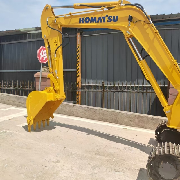 2023 Komatsu PC56-43223486