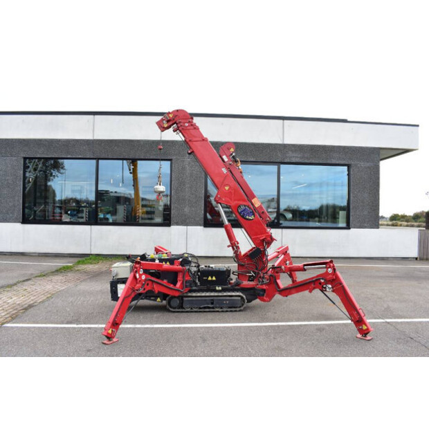 2019 UNIC URW 295-43224803