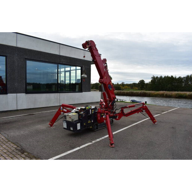 2019 UNIC URW 295-43224804