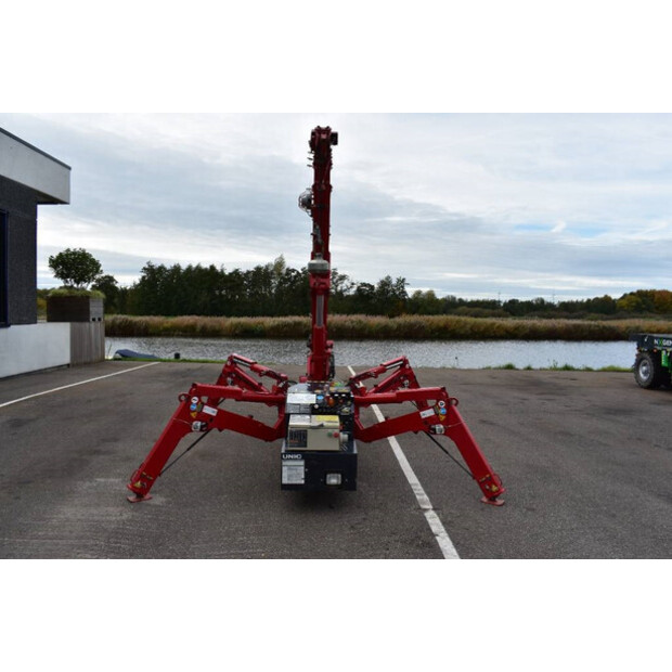 2019 UNIC URW 295-43224805