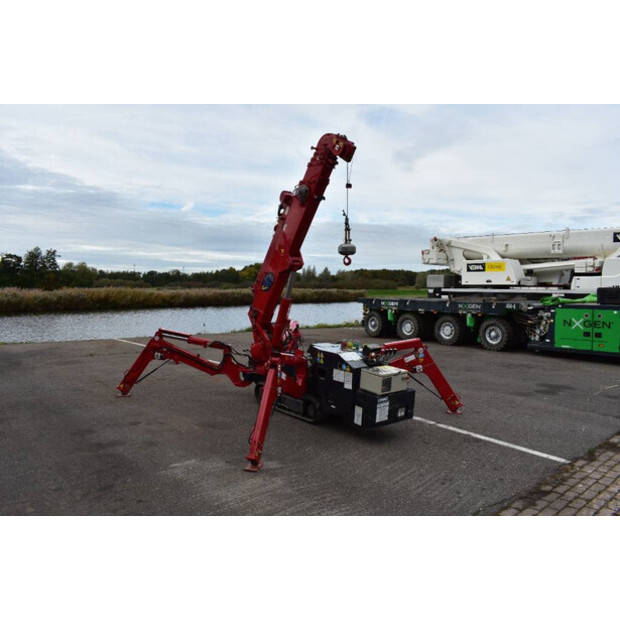 2019 UNIC URW 295-43224807