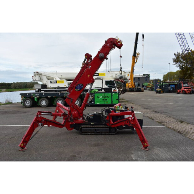 2019 UNIC URW 295-43224808