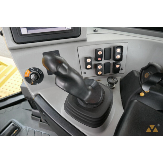 2018 كاتربيلر D8T-43225184