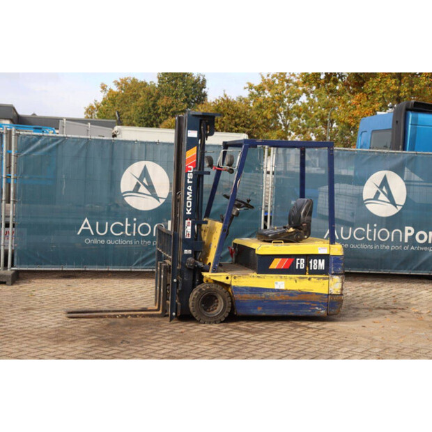 كوماتسو FB18M-2-43228245