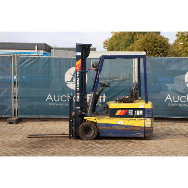 كوماتسو FB18M-2-43228246