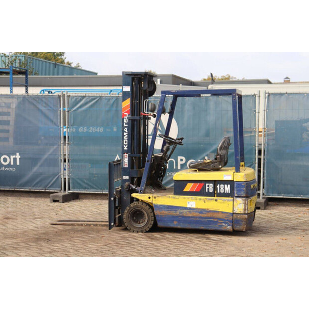 كوماتسو FB18M-2-43228247