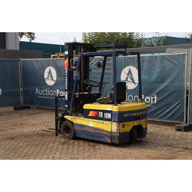 كوماتسو FB18M-2-43228248