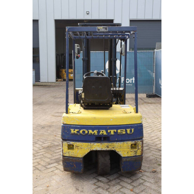 كوماتسو FB18M-2-43228249