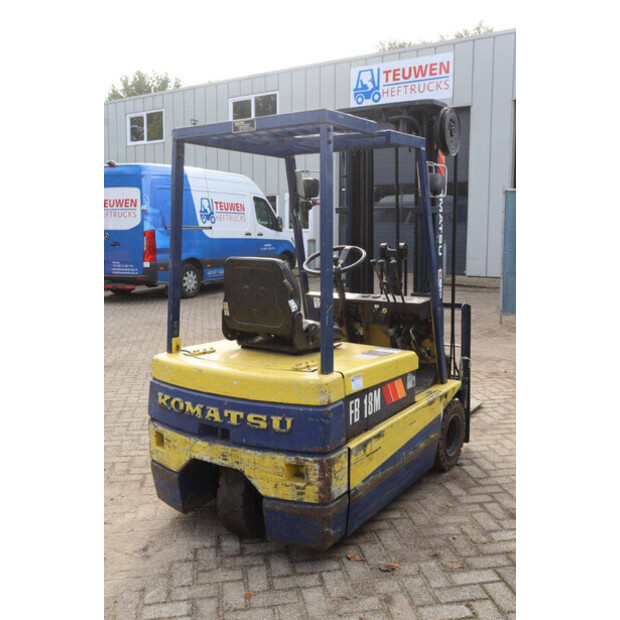 كوماتسو FB18M-2-43228251