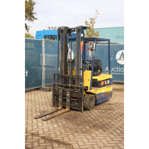 كوماتسو FB18M-2-43228254