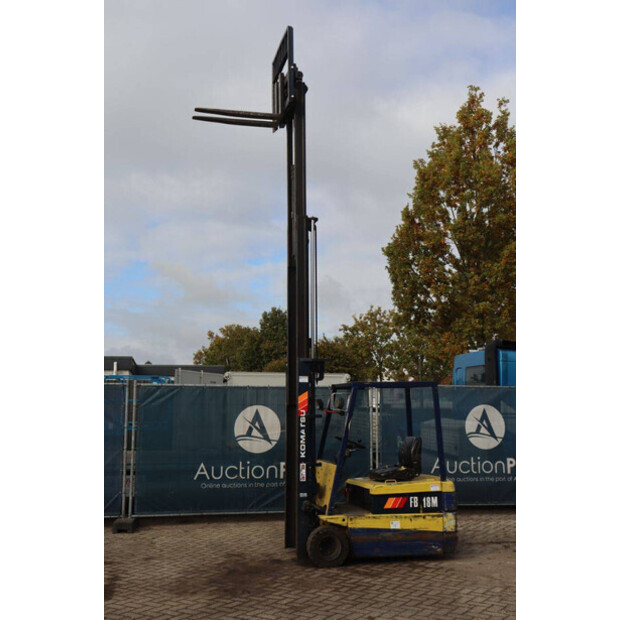 كوماتسو FB18M-2-43228285