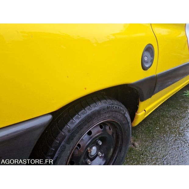 2004 سيتروين BERLINGO-43242252