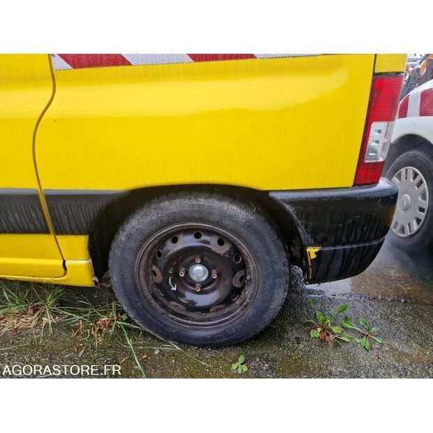 2008 سيتروين BERLINGO-43242748