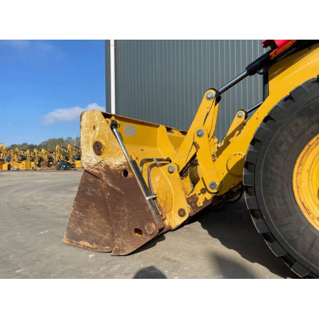 2017 Caterpillar 432F2-43243808